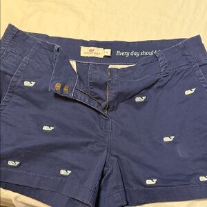 Vineyard Vines Women's Blue Whale Embroidered Shorts